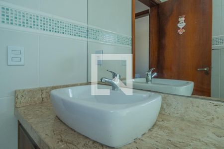 Casa à venda com 180m², 3 quartos e 8 vagasBanheiro Social