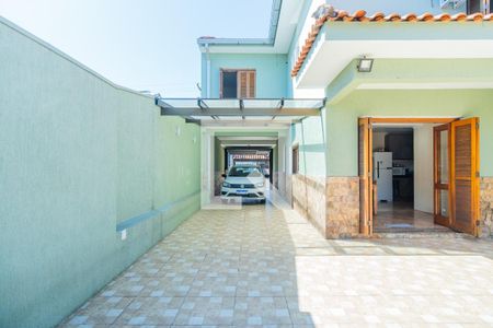 Casa à venda com 180m², 3 quartos e 8 vagasQuintal