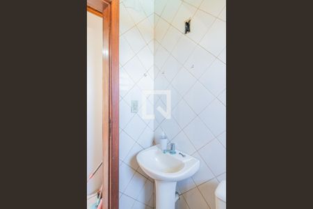 Casa à venda com 180m², 3 quartos e 8 vagasBanheiro - Casa 2