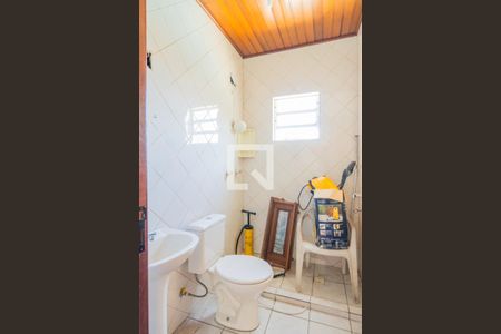 Casa à venda com 180m², 3 quartos e 8 vagasBanheiro - Casa 2