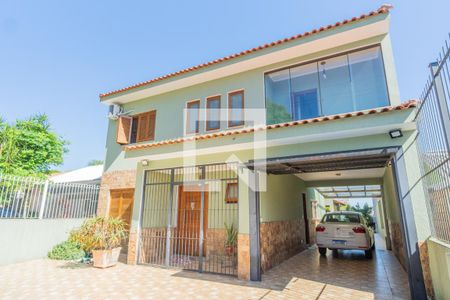 Casa à venda com 180m², 3 quartos e 8 vagasFachada