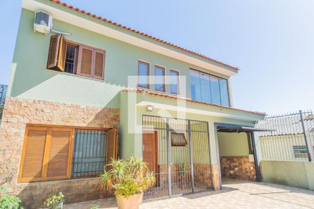 Casa à venda com 180m², 3 quartos e 8 vagasFachada