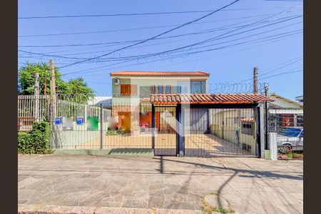 Casa à venda com 180m², 3 quartos e 8 vagasFachada