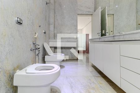 Apartamento à venda com 632m², 5 quartos e 2 vagasBanheiro Social