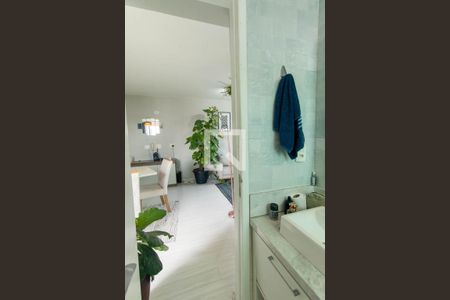 Banheiro Social de apartamento à venda com 1 quarto, 45m² em Juvevê, Curitiba