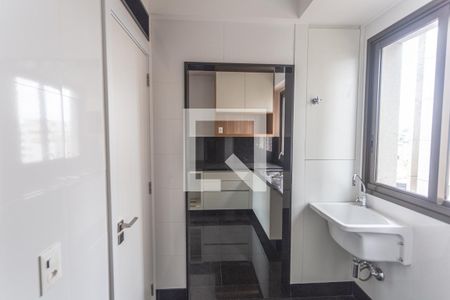 Apartamento para alugar com 118m², 3 quartos e 3 vagas Apartamento para alugar com 118m², 3 quartos e 3 vagasÁrea de Serviço