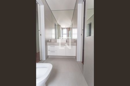 Apartamento para alugar com 118m², 3 quartos e 3 vagas Apartamento para alugar com 118m², 3 quartos e 3 vagasBanheiro da Semi-Suíte 1 e 2