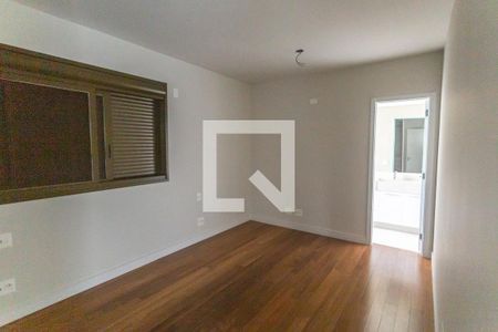Apartamento para alugar com 118m², 3 quartos e 3 vagas Apartamento para alugar com 118m², 3 quartos e 3 vagasSuíte