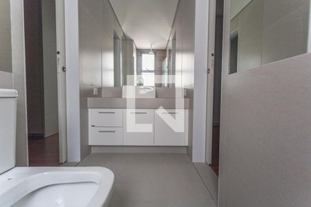 Apartamento para alugar com 118m², 3 quartos e 3 vagas Apartamento para alugar com 118m², 3 quartos e 3 vagasBanheiro da Semi-Suíte 1 e 2