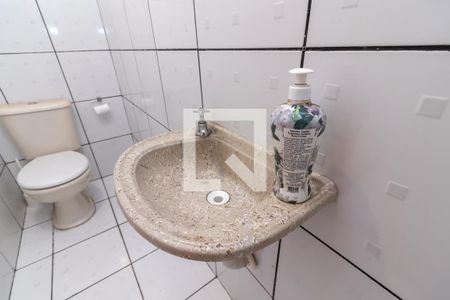 Casa à venda com 240m², 3 quartos e 2 vagasBanheiro 4