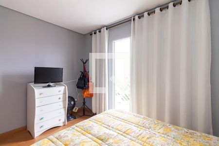 Casa à venda com 240m², 3 quartos e 2 vagasSuíte