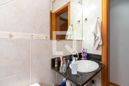 Casa à venda com 240m², 3 quartos e 2 vagasBanheiro 3