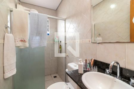 Casa à venda com 240m², 3 quartos e 2 vagasBanheiro 3