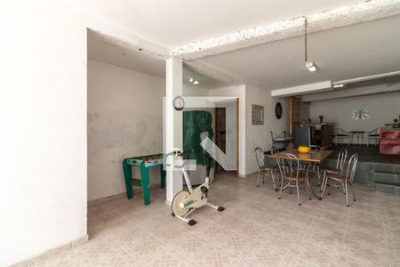 Casa à venda com 240m², 3 quartos e 2 vagasSalão de Festas