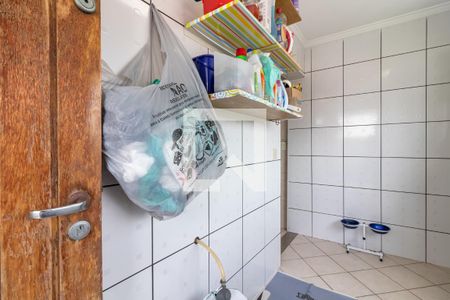 Casa à venda com 240m², 3 quartos e 2 vagasÁrea de Serviço