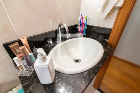 Casa à venda com 240m², 3 quartos e 2 vagasBanheiro 3