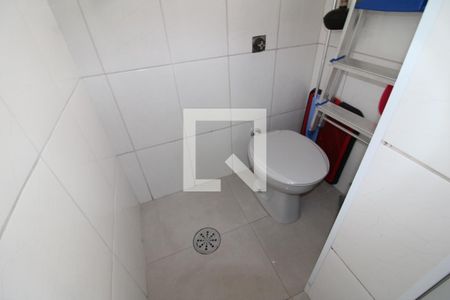 Apartamento à venda com 75m², 3 quartos e 1 vagaÁrea de Serviço - Banheiro