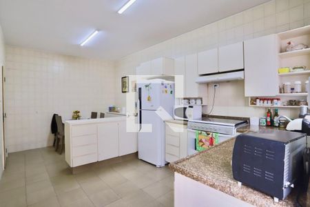 Casa para alugar com 200m², 3 quartos e 2 vagasCozinha