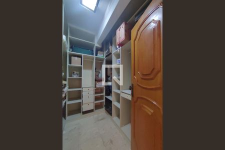 Casa de condomínio à venda com 8000m², 6 quartos e 8 vagas Casa de condomínio à venda com 8000m², 6 quartos e 8 vagas2º Pav - Closet da Suite 5