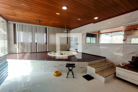 Casa de condomínio à venda com 8000m², 6 quartos e 8 vagas Casa de condomínio à venda com 8000m², 6 quartos e 8 vagas3º Pav - Banheiro da Suite 6