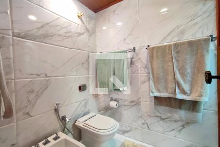 Casa de condomínio à venda com 8000m², 6 quartos e 8 vagas Casa de condomínio à venda com 8000m², 6 quartos e 8 vagas3º Pav - Banheiro da Suite 6