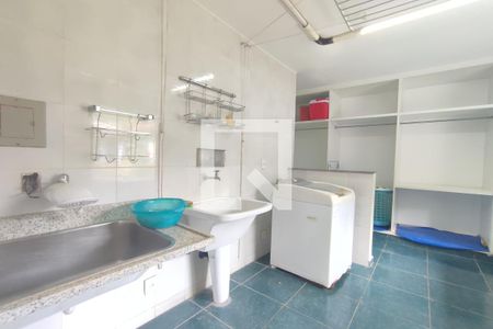 Casa de condomínio à venda com 8000m², 6 quartos e 8 vagas Casa de condomínio à venda com 8000m², 6 quartos e 8 vagas2º Pav - Area de Serviço