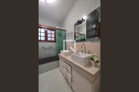 Casa de condomínio à venda com 8000m², 6 quartos e 8 vagas Casa de condomínio à venda com 8000m², 6 quartos e 8 vagas2º Pav - Banheiro da Suite 5