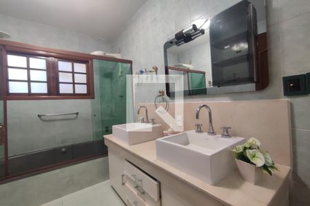 Casa de condomínio à venda com 8000m², 6 quartos e 8 vagas Casa de condomínio à venda com 8000m², 6 quartos e 8 vagas2º Pav - Banheiro da Suite 5