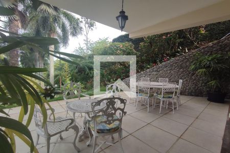 Casa de condomínio à venda com 8000m², 6 quartos e 8 vagas Casa de condomínio à venda com 8000m², 6 quartos e 8 vagas1º Pav - Sala 2 / Área Externa