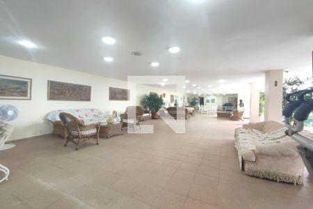 Casa de condomínio à venda com 8000m², 6 quartos e 8 vagas Casa de condomínio à venda com 8000m², 6 quartos e 8 vagas1º Pav - Sala 2 / Área Externa