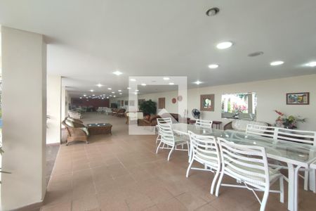 Casa de condomínio à venda com 8000m², 6 quartos e 8 vagas Casa de condomínio à venda com 8000m², 6 quartos e 8 vagas1º Pav - Sala 2 / Área Externa