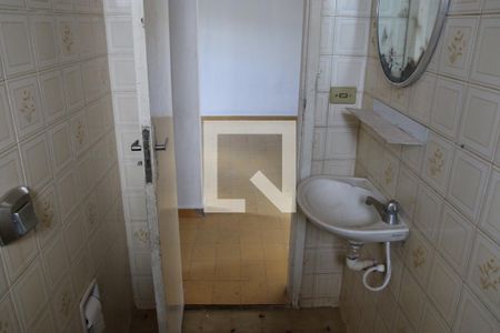 Casa à venda com 300m², 5 quartos e 3 vagasBanheiro Casa 2