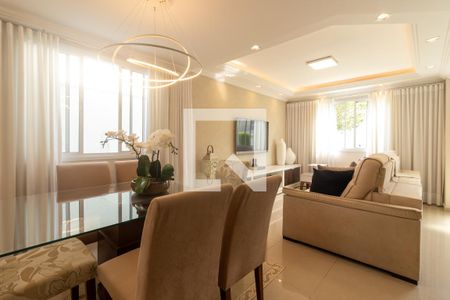 Casa para alugar com 113m², 2 quartos e 2 vagasSala