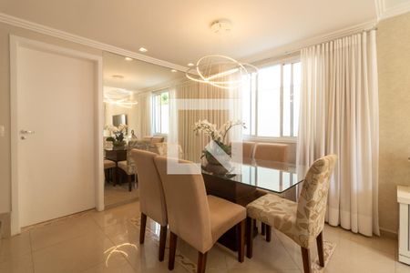 Casa para alugar com 113m², 2 quartos e 2 vagasSala