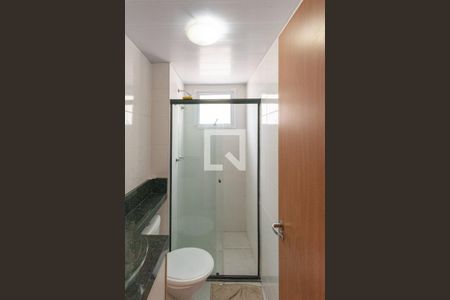 Apartamento à venda com 8442m², 2 quartos e 1 vaga Apartamento à venda com 8442m², 2 quartos e 1 vagaBanheiro