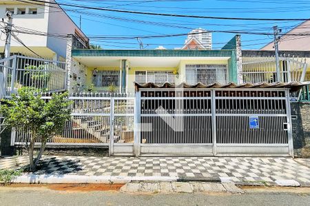 Casa à venda com 150m², 4 quartos e 3 vagasFachada