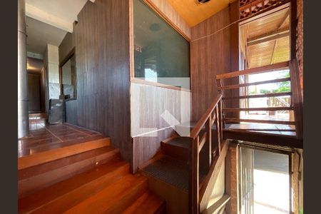 Casa à venda com 500m², 4 quartos e 4 vagasCorredor