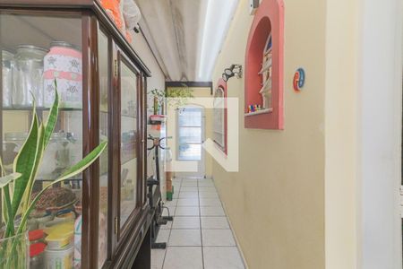 Casa à venda com 138m², 4 quartos e 2 vagasCorredor Lateral