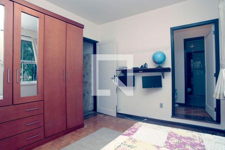 Casa à venda com 420m², 5 quartos e 2 vagasQuarto 3 Suíte Americana