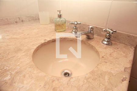 Casa à venda com 420m², 5 quartos e 2 vagasBanheiro Quartos 2 e 3 Suíte Americana