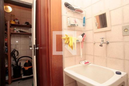 Casa à venda com 420m², 5 quartos e 2 vagasÁrea de Serviço + Despensa