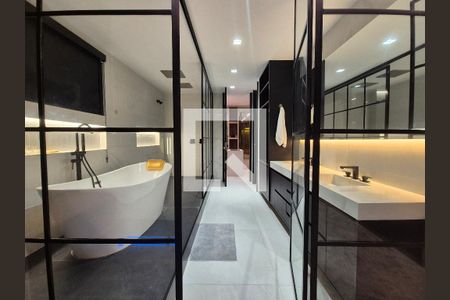 Casa de condomínio à venda com 270m², 2 quartos e 2 vagasBanheiro da Suíte 2