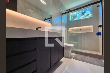 Casa de condomínio à venda com 270m², 2 quartos e 2 vagasBanheiro da Suíte 1