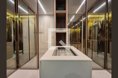 Casa de condomínio à venda com 270m², 2 quartos e 2 vagasCloset da suíte 2