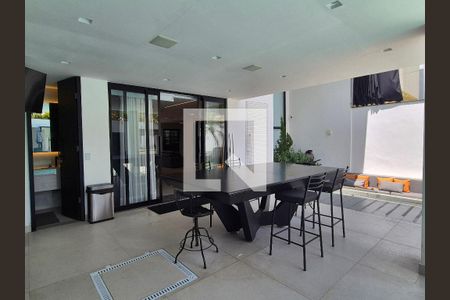 Casa de condomínio à venda com 270m², 2 quartos e 2 vagasVaranda Área externa