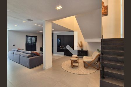 Sala de casa de condomínio à venda com 2 quartos, 270m² em Recreio dos Bandeirantes, Rio de Janeiro