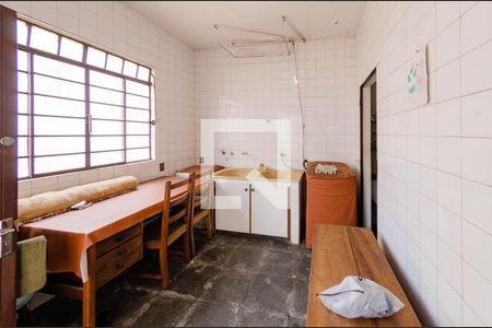 Casa à venda com 240m², 4 quartos e 2 vagasÁrea de serviço