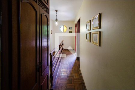 Casa à venda com 240m², 4 quartos e 2 vagasCorredor