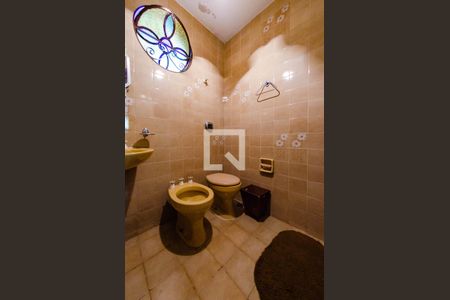 Casa à venda com 240m², 4 quartos e 2 vagasBanheiro 2