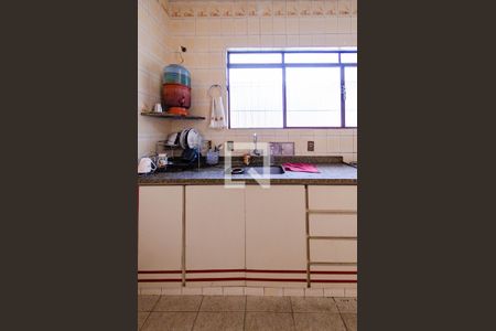 Casa à venda com 240m², 4 quartos e 2 vagasCozinha